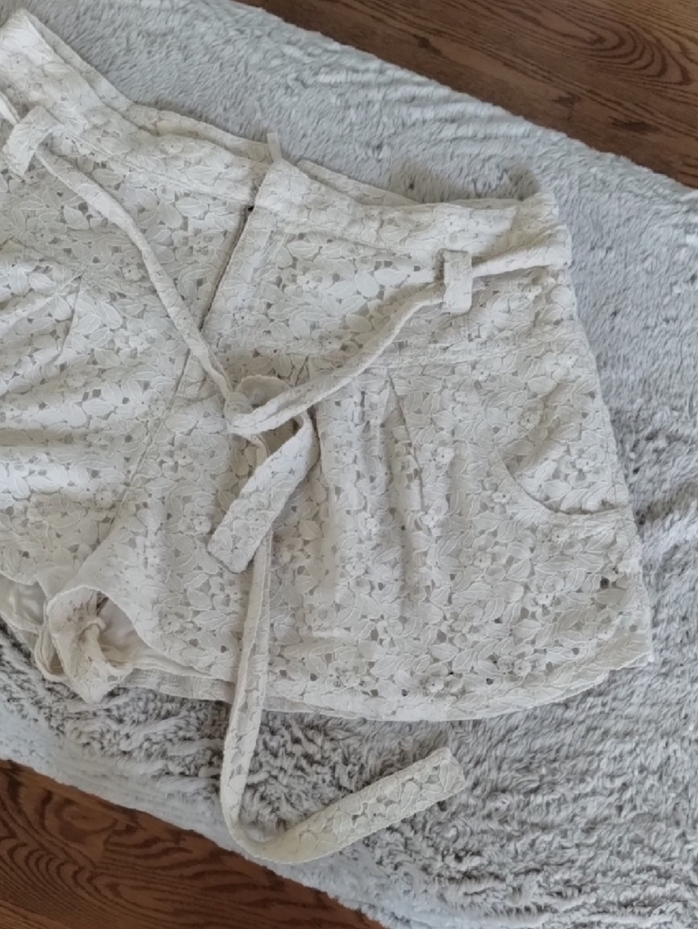 Free People Cream Lace Overlay Women's Shorts - Picture 2 of 16